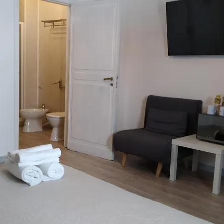 Guest house Cconforthotels R&b Gary House *